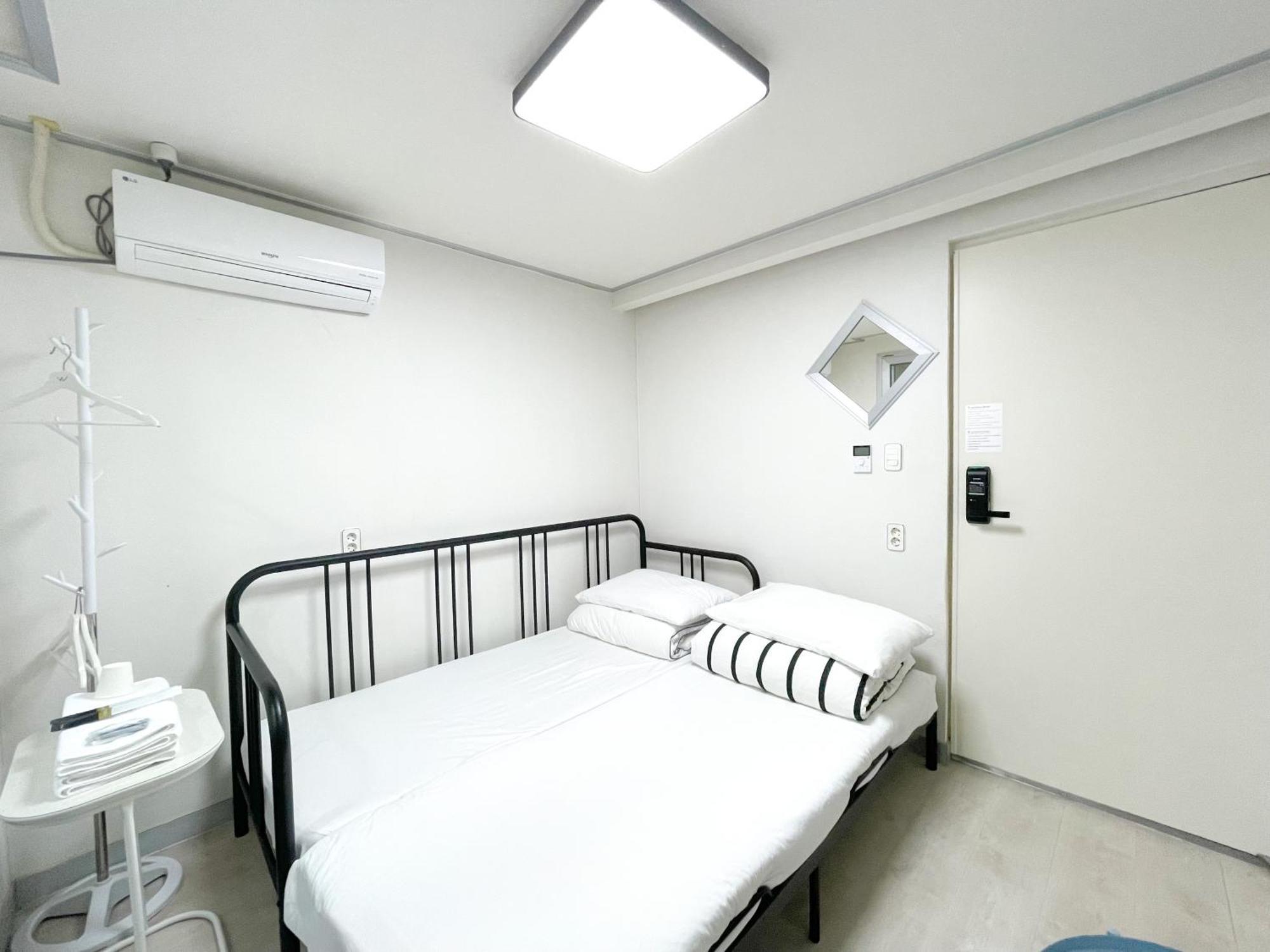 W Premium Guesthouse Incheon Airport Exterior photo